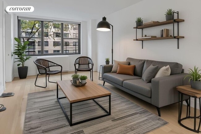 Building Photo - 301 E 87th St