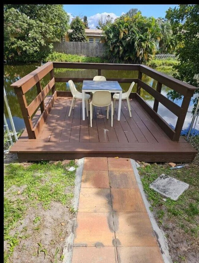Photo - 750 SW 55th Ave