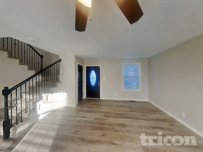 Photo - 1304 Golden Eagle Way