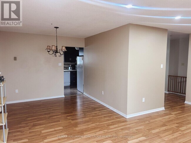 Photo - 176 Robinson Dr