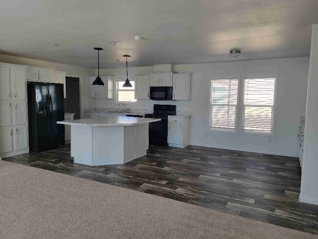 Photo - 2000 S Apache Rd House