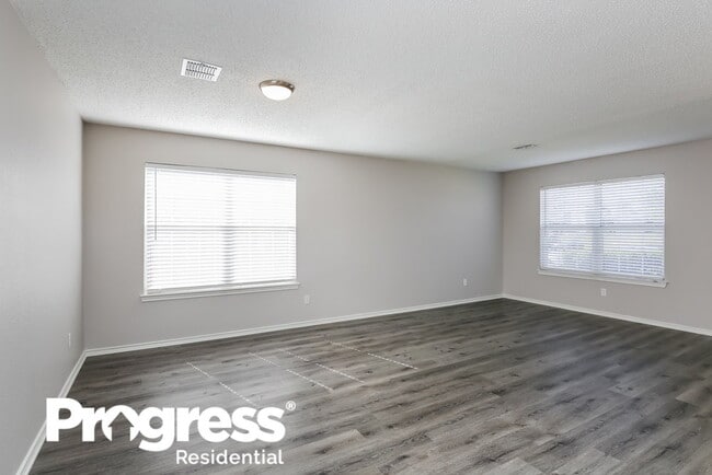 Photo - 308 S Waterford Oaks Dr