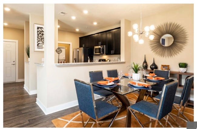 Photo - 637 Marion Ln