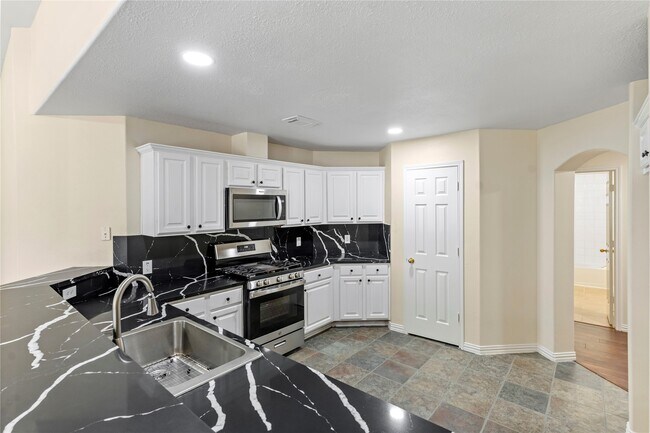 Photo - 19511 Ingham Dr