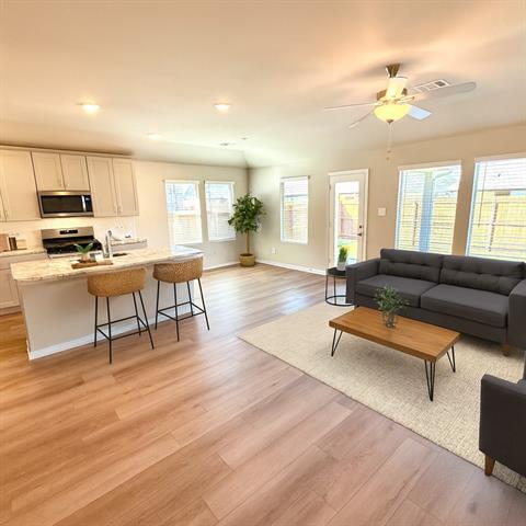 Building Photo - 600 Tidal Dr