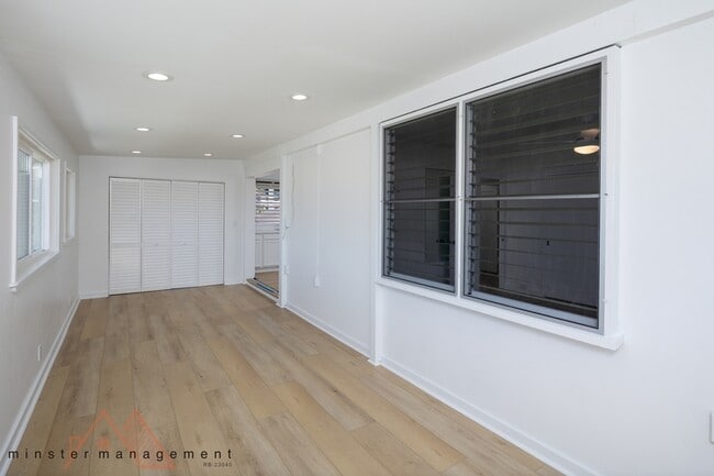Photo - 637 Wyllie St