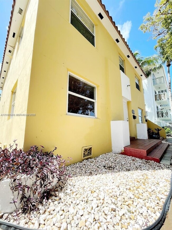 Photo - 1040 Lenox Ave Unit 1040