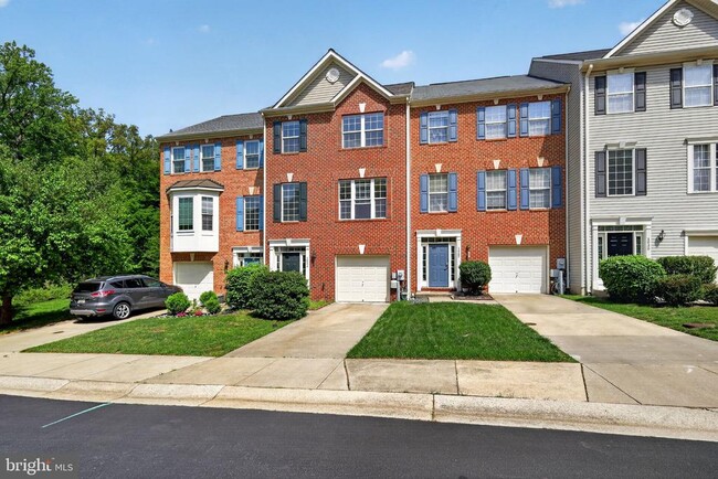 Photo - 1034 Meandering Way