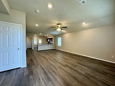 2440 N Raven Ln