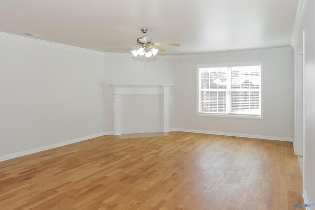 Photo - 114 Bent Saddle St