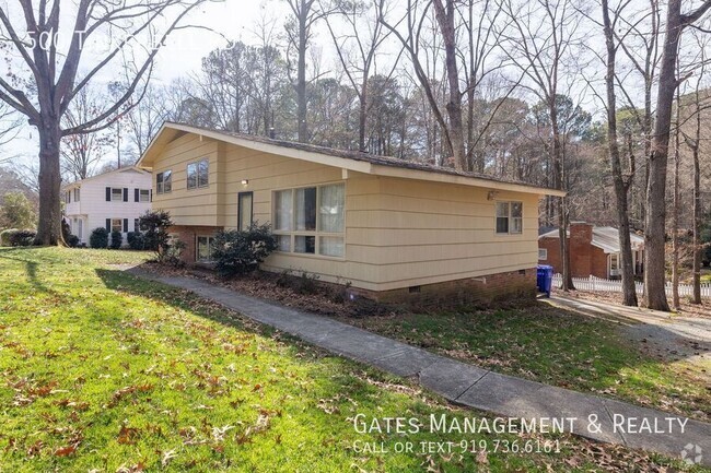 Building Photo - Roomy Split-Level in Chapel Hill Rental