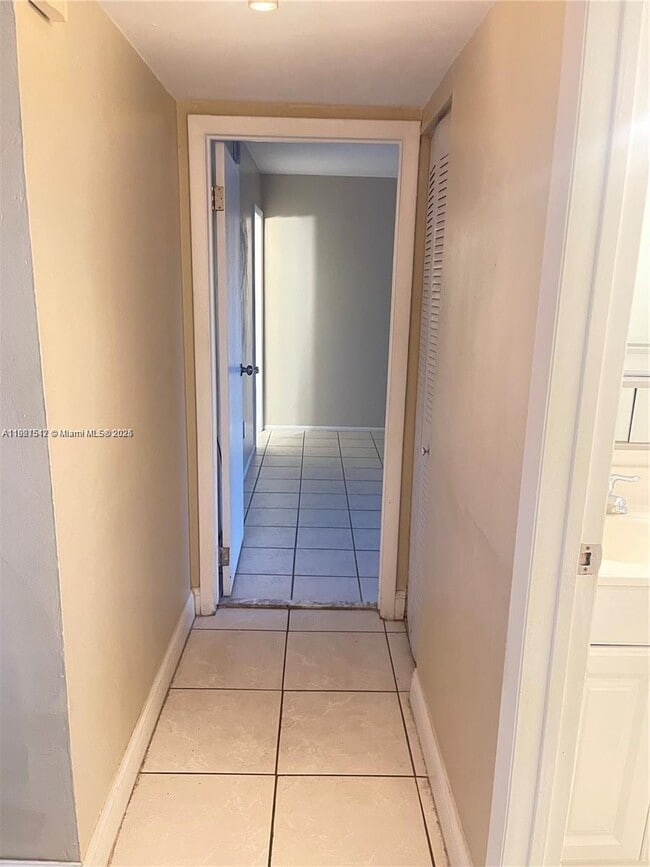 Photo - 10383 N Kendall Dr Unit N5