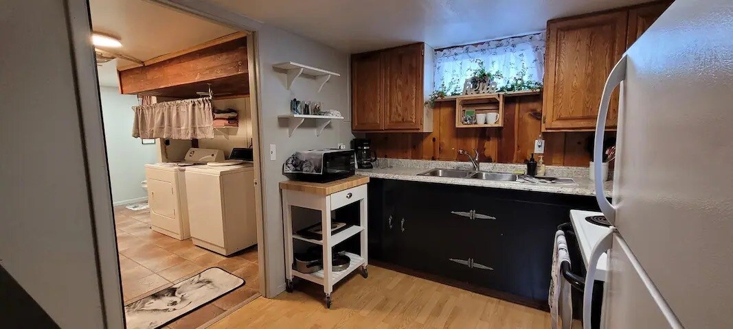 Photo - 531 Hollins Ave