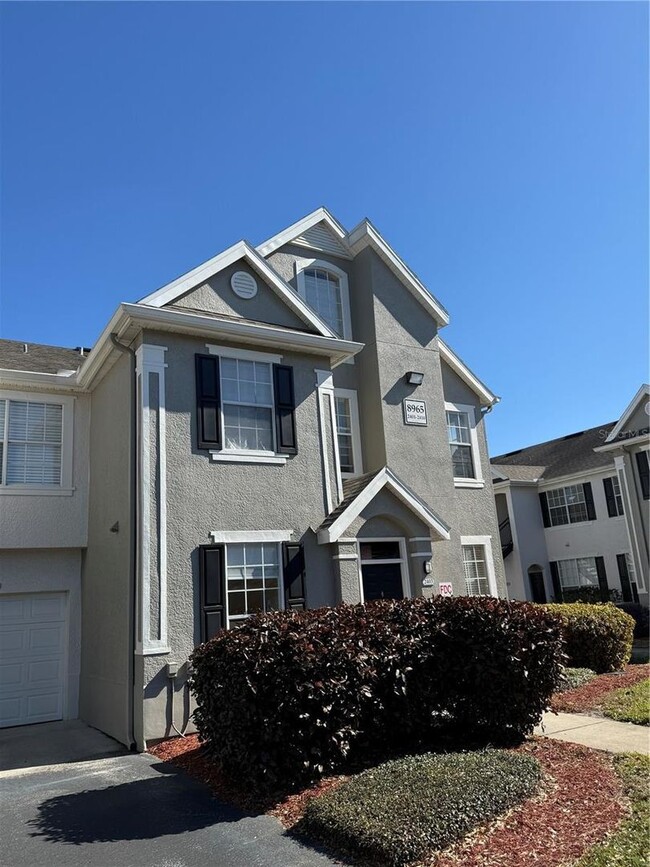 Building Photo - 1 bedroom 1 bath condo Unit 2410