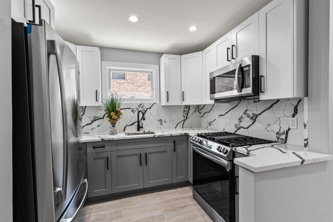 Photo - 264-52 73rd Ave