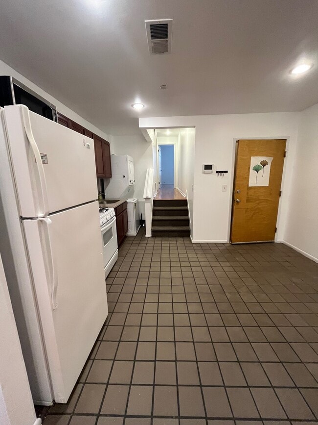 Photo - 1513 Fairmount ave