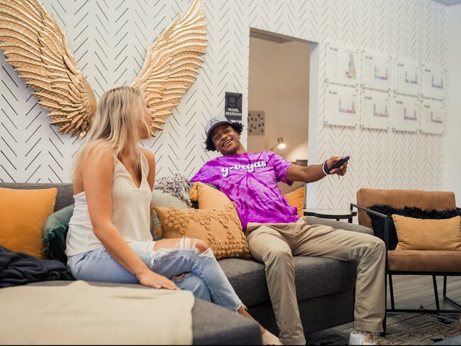 Photo - The Jolly Roger Student Apartments