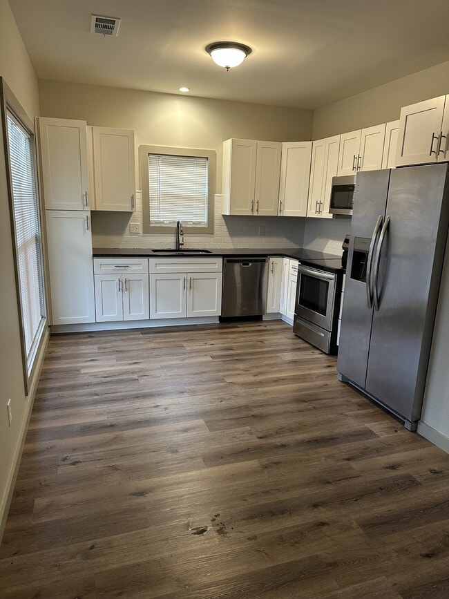 Photo - 125 Cayuga St