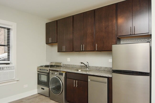 Photo - 533 W Belden Ave Unidad 502B