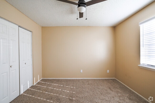 1BR, 1BA - 600SF - Hearth Hollow