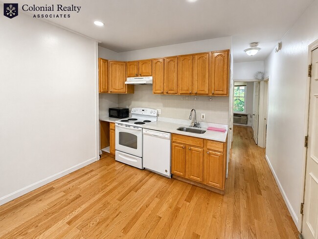 Photo - 74 Tyler St