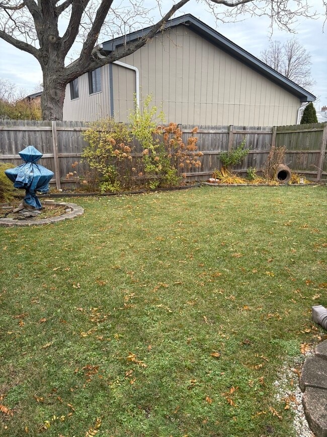 Photo - 109 Paramount Dr