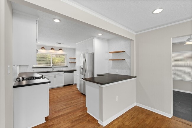 Photo - 2007 Wakefield Dr