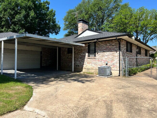 Photo - 2730 King Cole Dr