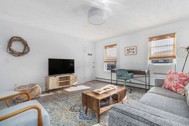 Photo - 136 Main St Unit ID1380015P