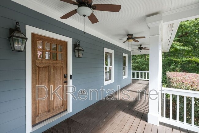 Photo - 1018 Berne St SE