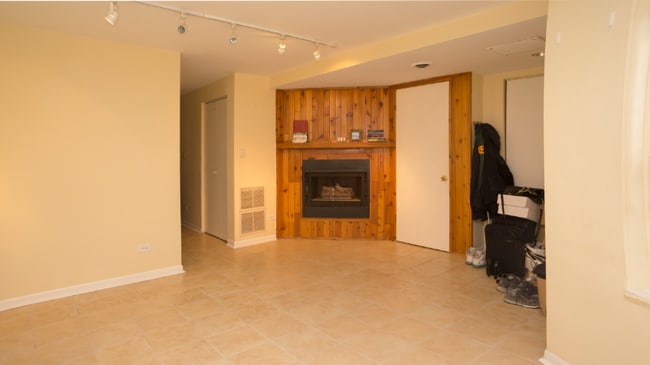 Photo - 2033 W Melrose St Unit Garden