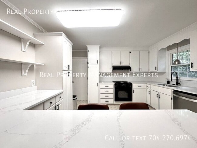 Photo - 3311 Tyrone Dr