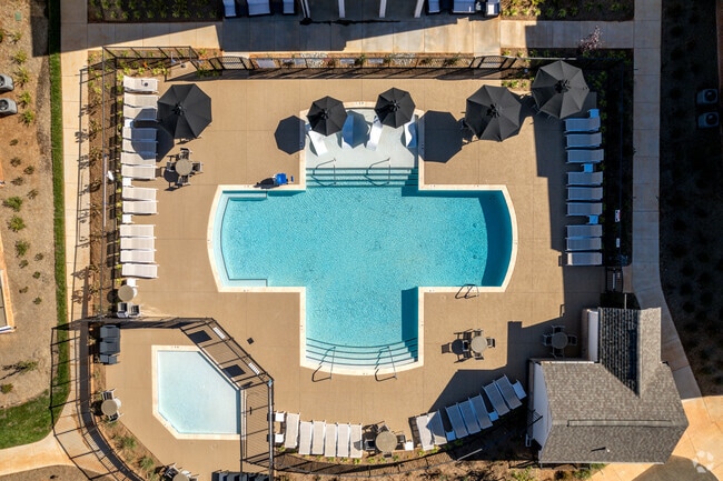 Piscina - Townhomes at Bridlestone