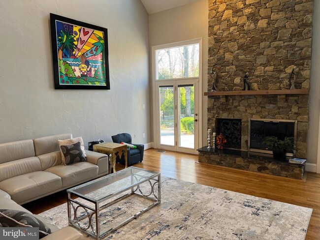 Photo - 9049 Holly Leaf Ln