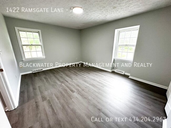 Photo - 1422 Ramsgate Ln Unit A