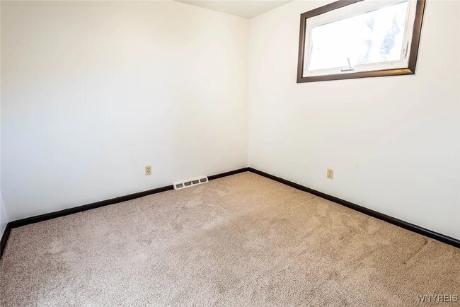 Photo - 111 Sunshine Dr