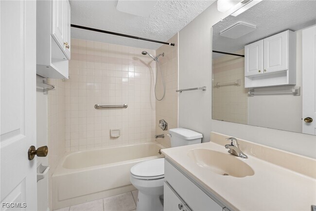 Photo - 4019 SE 20th Pl Unidad 303