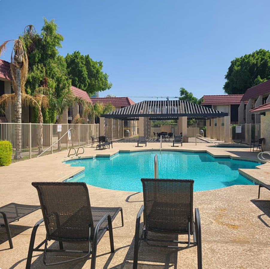 Photo - 700 W University Dr