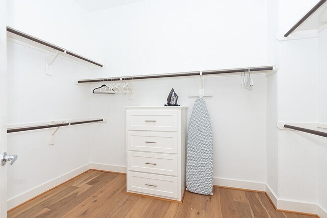 Building Photo - 1205 Detering St