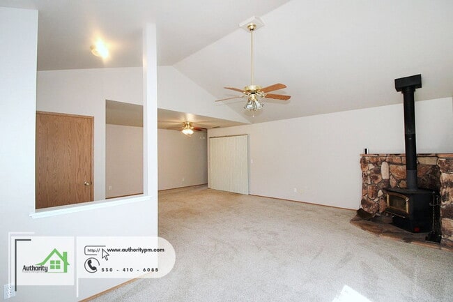 Photo - 1748 Galaxy Way