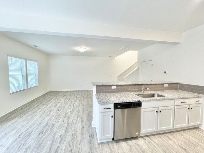 Photo - Beautiful & Spacious 3Bed Paired Home minutes from I-85