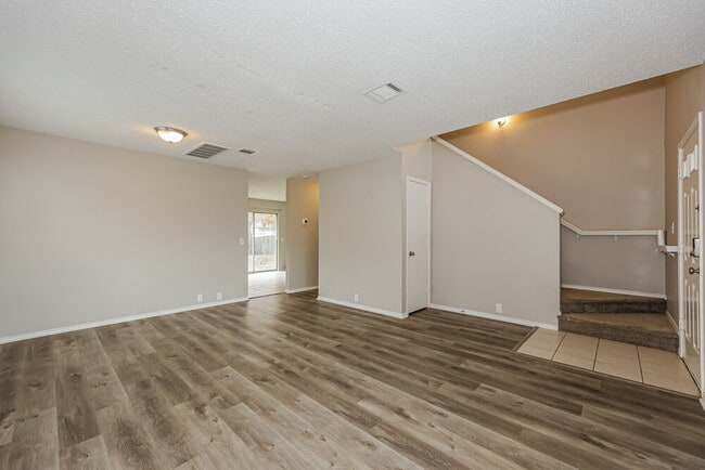 Photo - 6736 Meadowcrest Dr