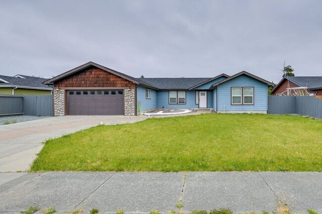 Building Photo - 4 Bedroom 2 bath Home!