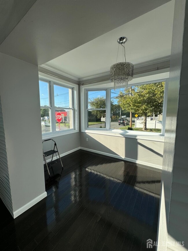 Photo - 537 Harding Ave