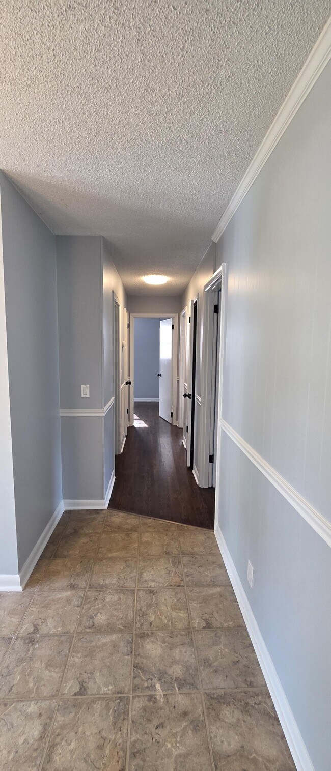Photo - 100 Southburn Dr Unit A