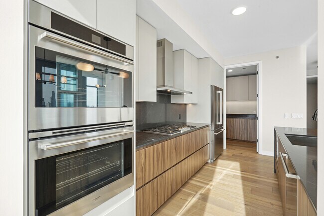 Photo - 1114 W Carroll Ave Unit PH-3203