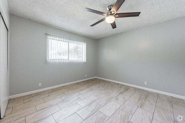 1BR, 1BA - 780SF - Bedroom