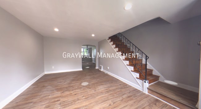 Photo - 480 Westmont Dr