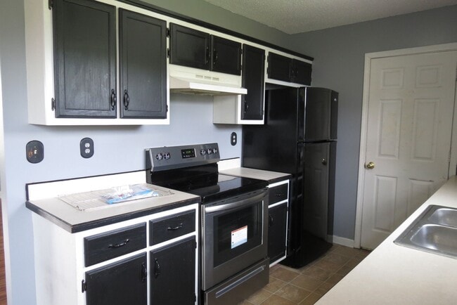 Photo - 200 Rusty Dr