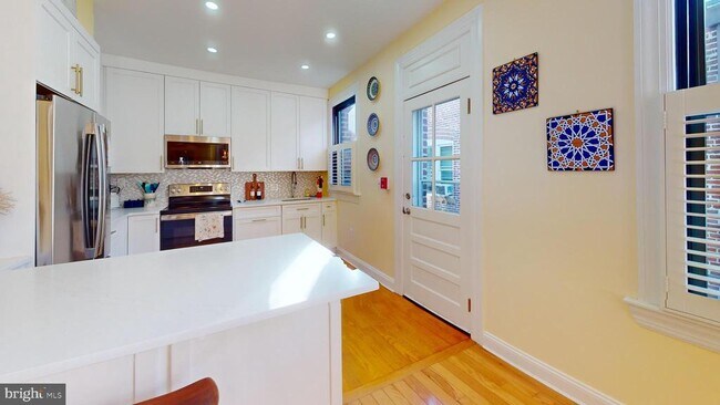 Photo - 1858 California St NW Unidad 40